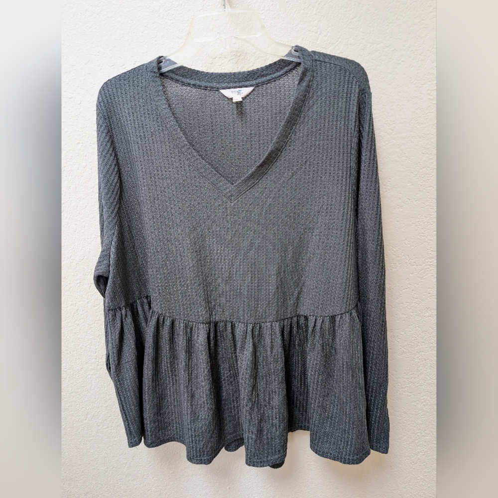 Playful Dark Green Terra And Sky Waffle Blouse With Ruffle At Bottom. Size 2XL